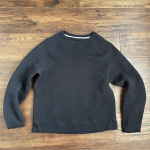 Nike Boys Black Crewneck Sweatshirt Tech fleece size XL casual sporty